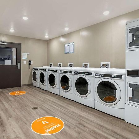 Woodspring Suites Брунсуик Екстериор снимка