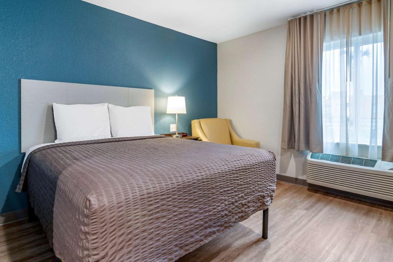Woodspring Suites Брунсуик Екстериор снимка