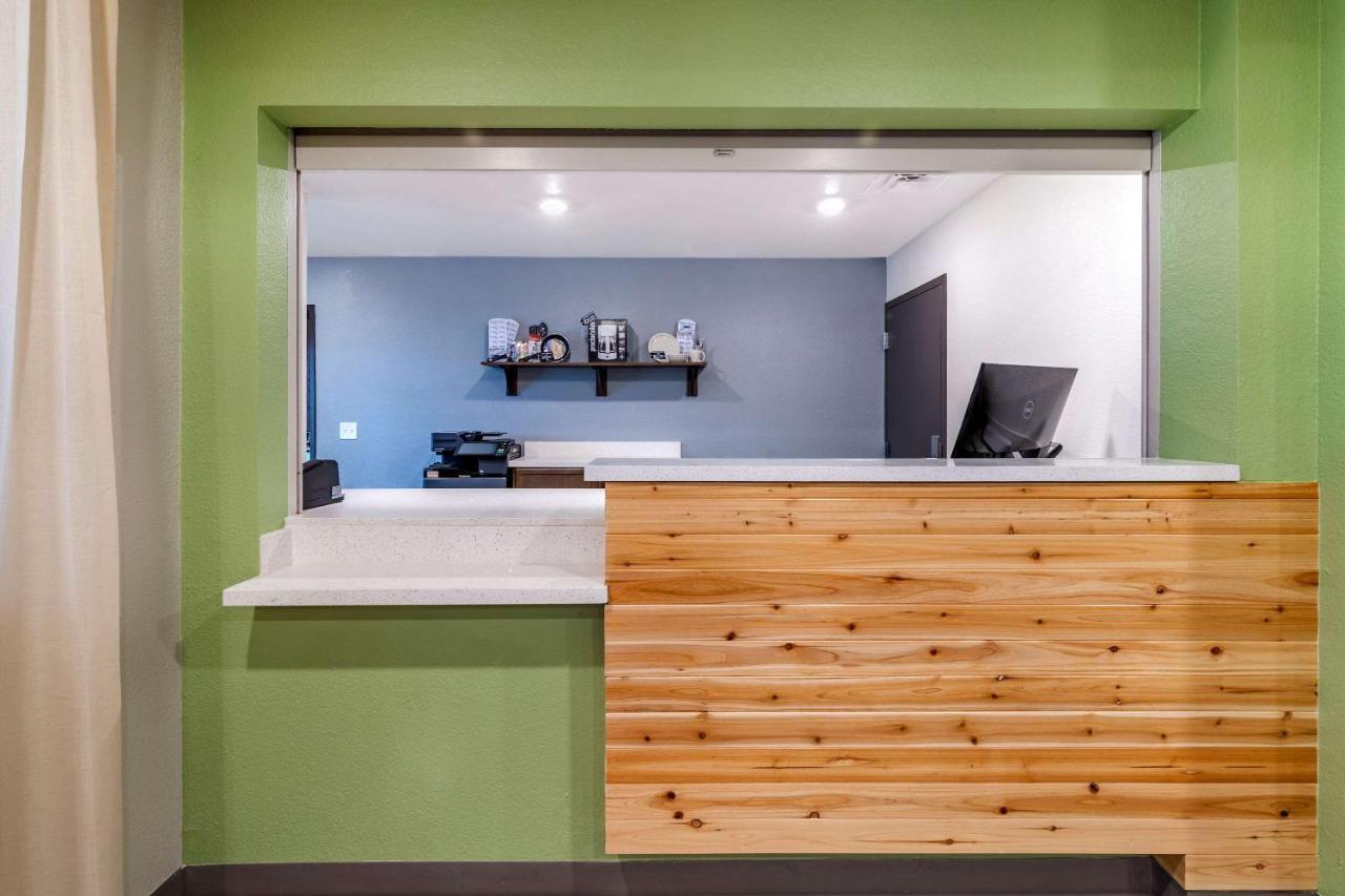 Woodspring Suites Брунсуик Екстериор снимка