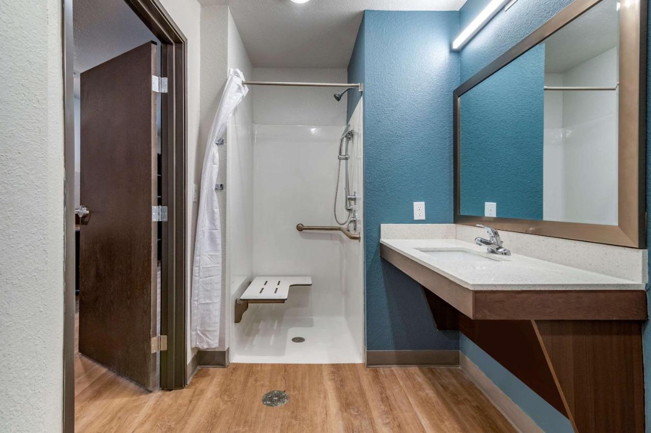 Woodspring Suites Брунсуик Екстериор снимка